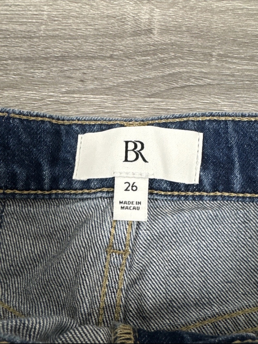 High Rise Rigid Bow Jeans - Picture 4 of 9